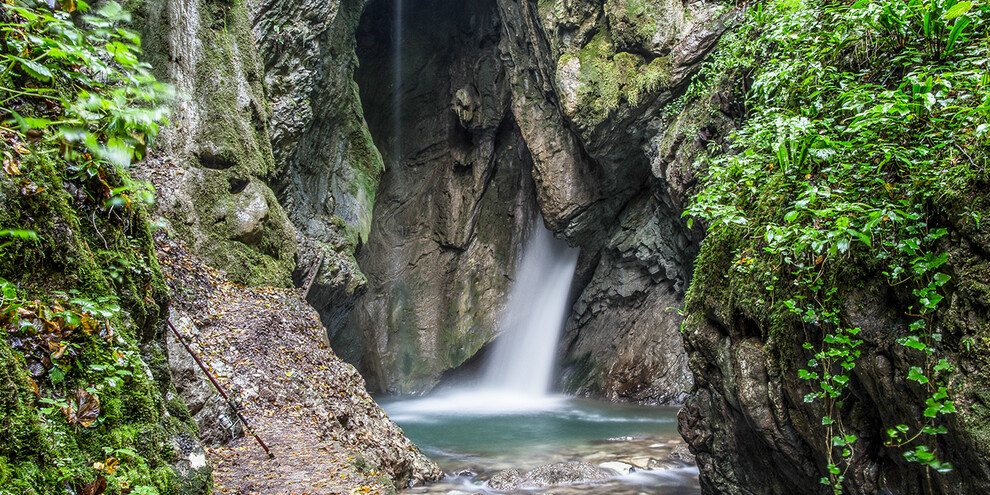 Zum Wasserfall Gorg d'Abiss
